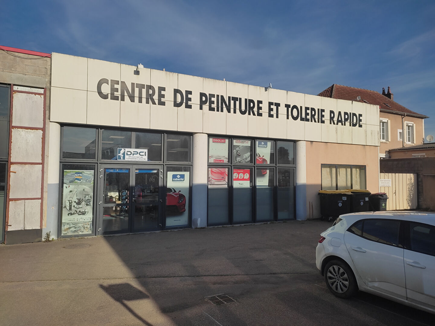 AUXERRE - 9 RUE DU MOULIN DU PRESIDENT - BATIMENT DE 370M²  - TERRAIN DE 772M²- PARKING