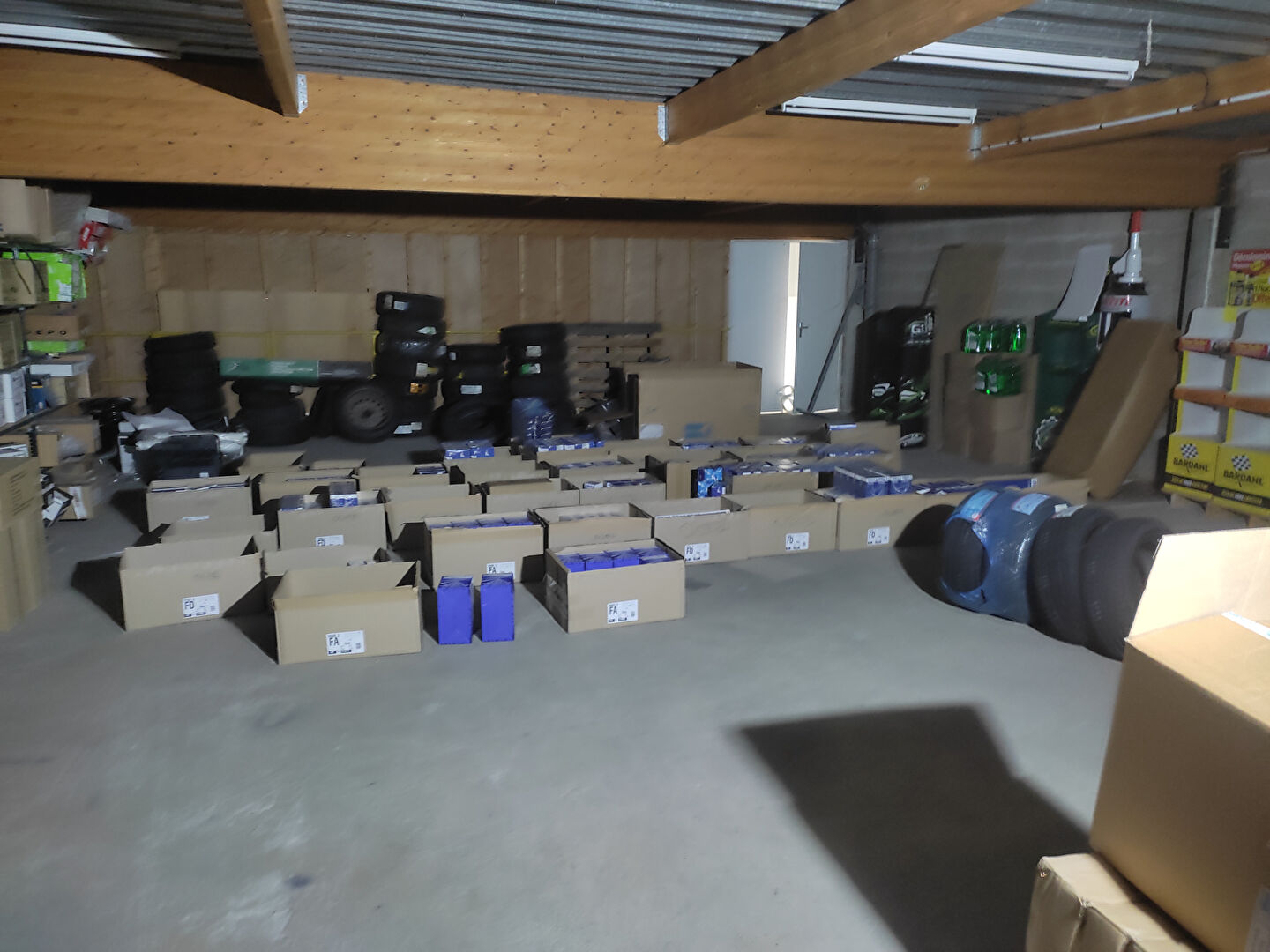 Photo AUXERRE - 9 RUE DU MOULIN DU PRESIDENT - BATIMENT DE 520M²  - TERRAIN DE 1027M² - PARKING image 5/6