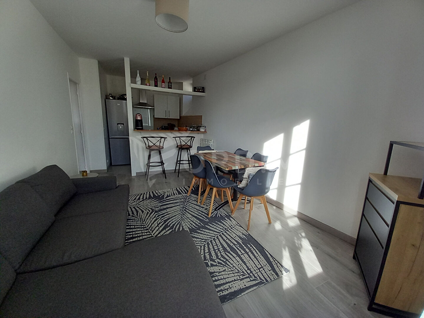 Photo Appartement meublé F2 entièrement rénové - proche du centre image 3/6