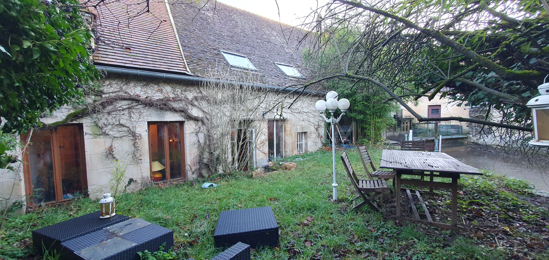 DONZY centre-ville- Maison 11 pièces - 6 chambres - Terrain de 357 m²