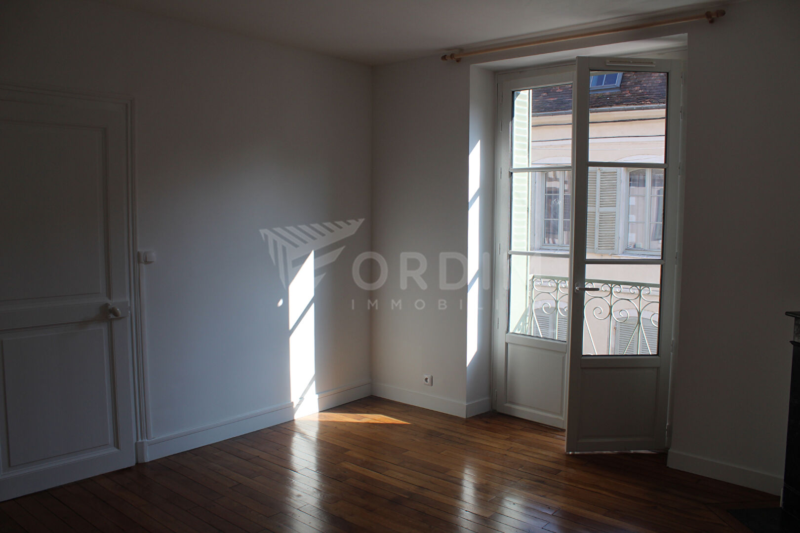 Photo AUXERRE, bel appartement F3 refait entièrement à neuf image 4/6