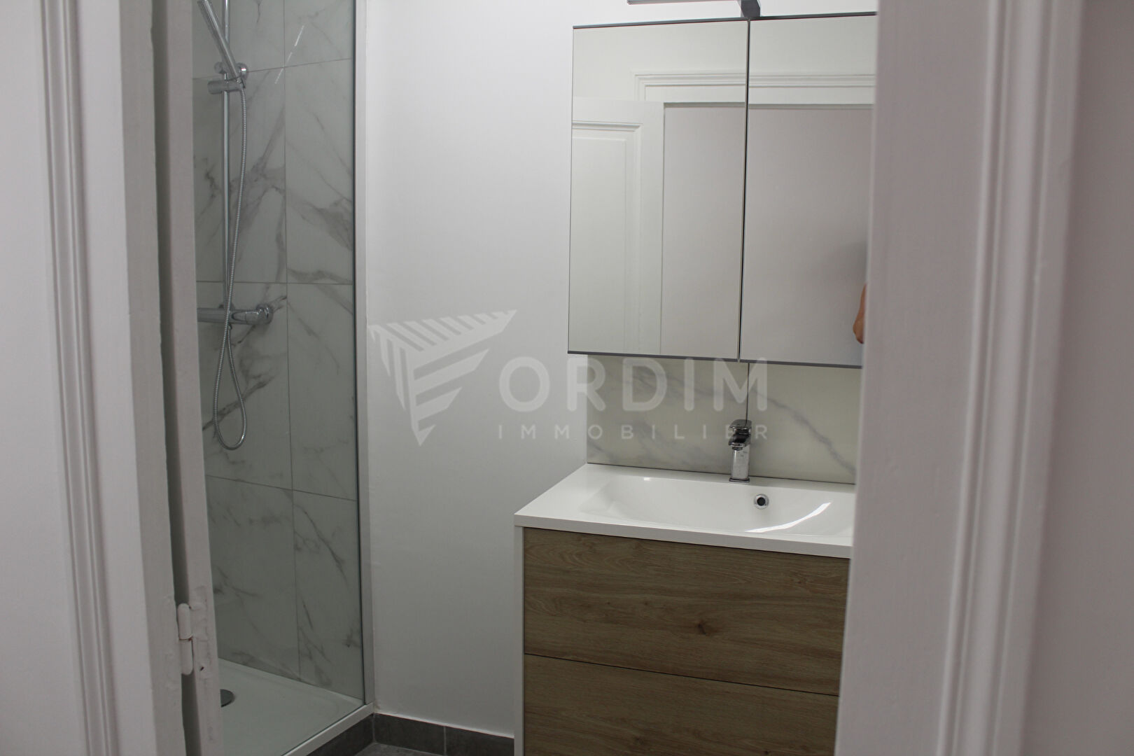 Photo AUXERRE, bel appartement F3 refait entièrement à neuf image 5/6