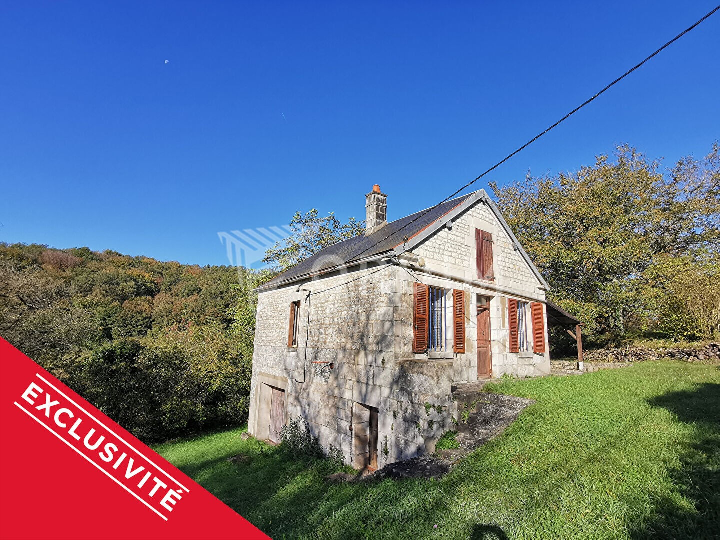 Photo Maison isolée avec vue sur la campagne image 1/6