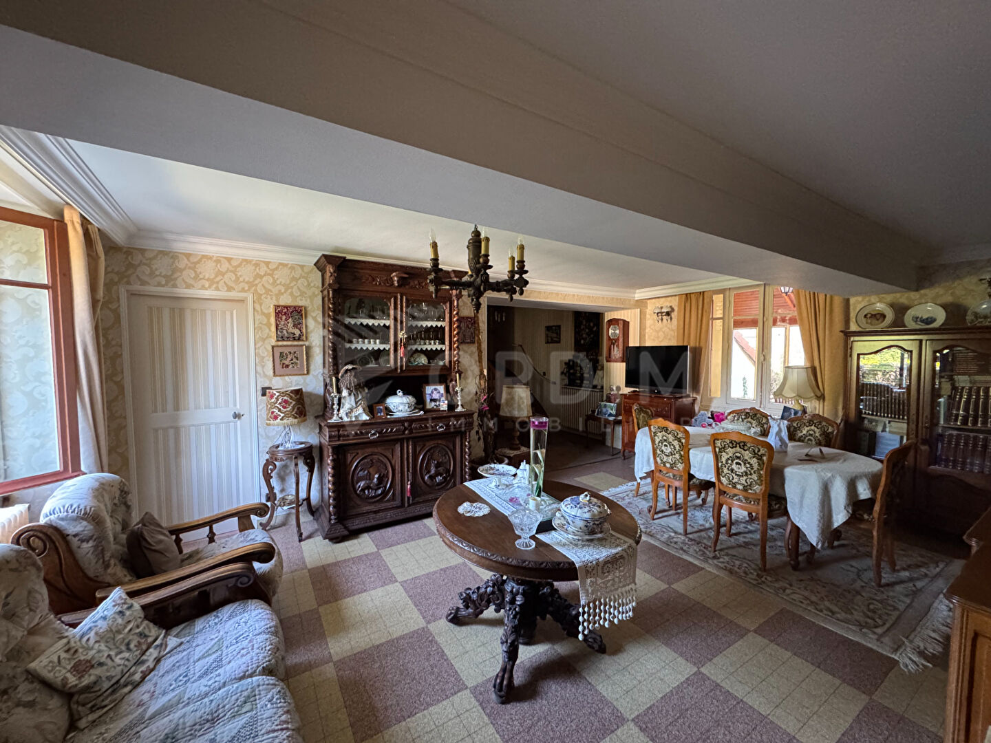 Photo Maison ancienne d'une surface habitable de 225 m² avec 5 chambres image 5/6