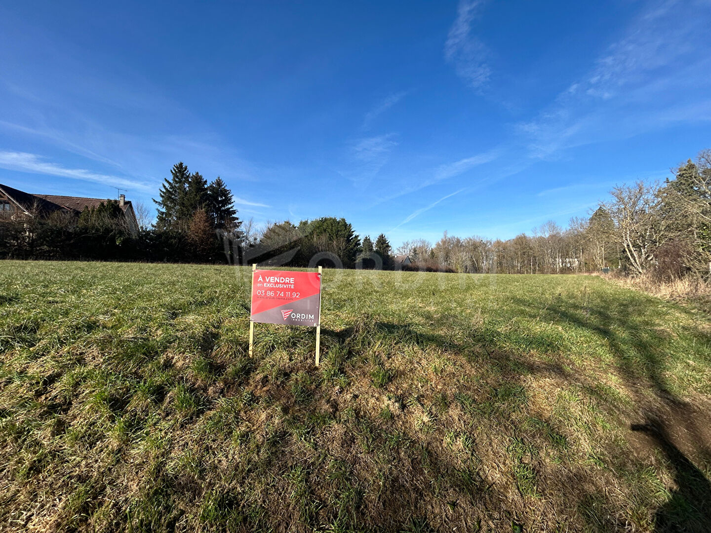 POURRAIN - Terrain de 2785m² avec vue dégagée