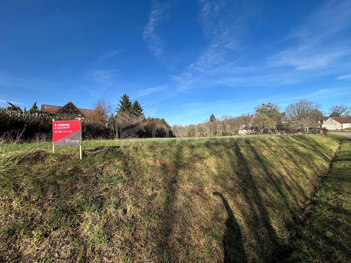 Photo POURRAIN - Terrain de 2785m² avec vue dégagée image 3/3