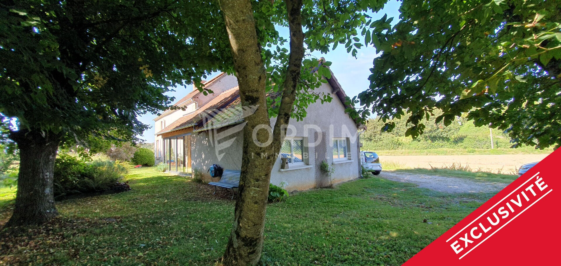 Maison à Suilly La Tour  - 6 pièces - 3 chambres - Garage - 1155 m² de terrain