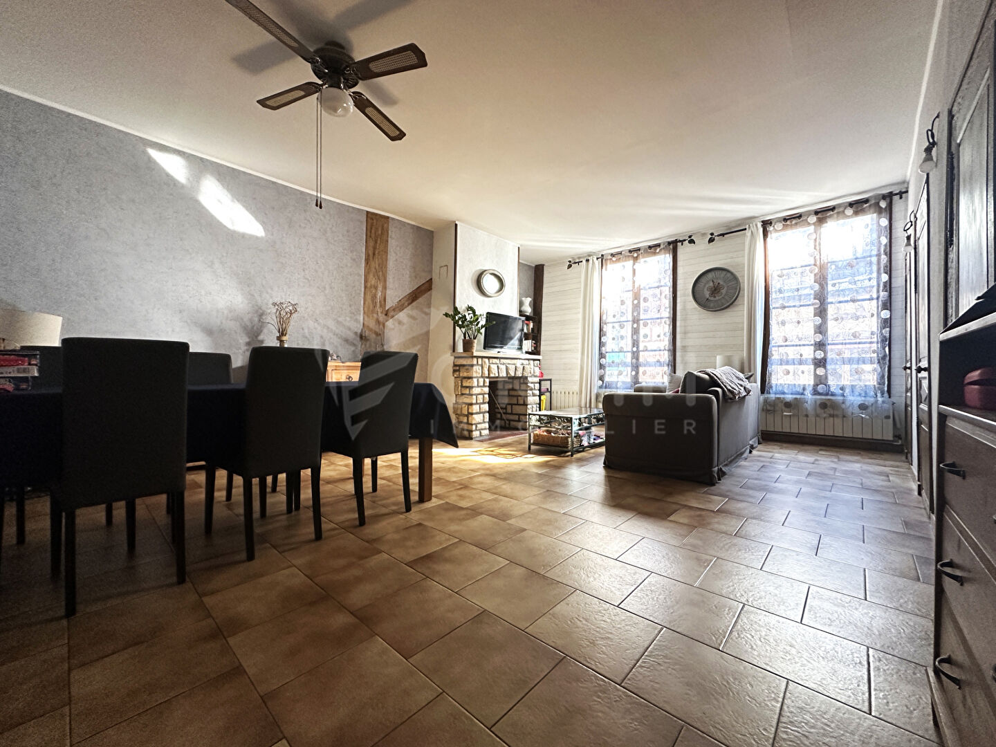 Photo CENTRE VILLE JOIGNY image 3/6