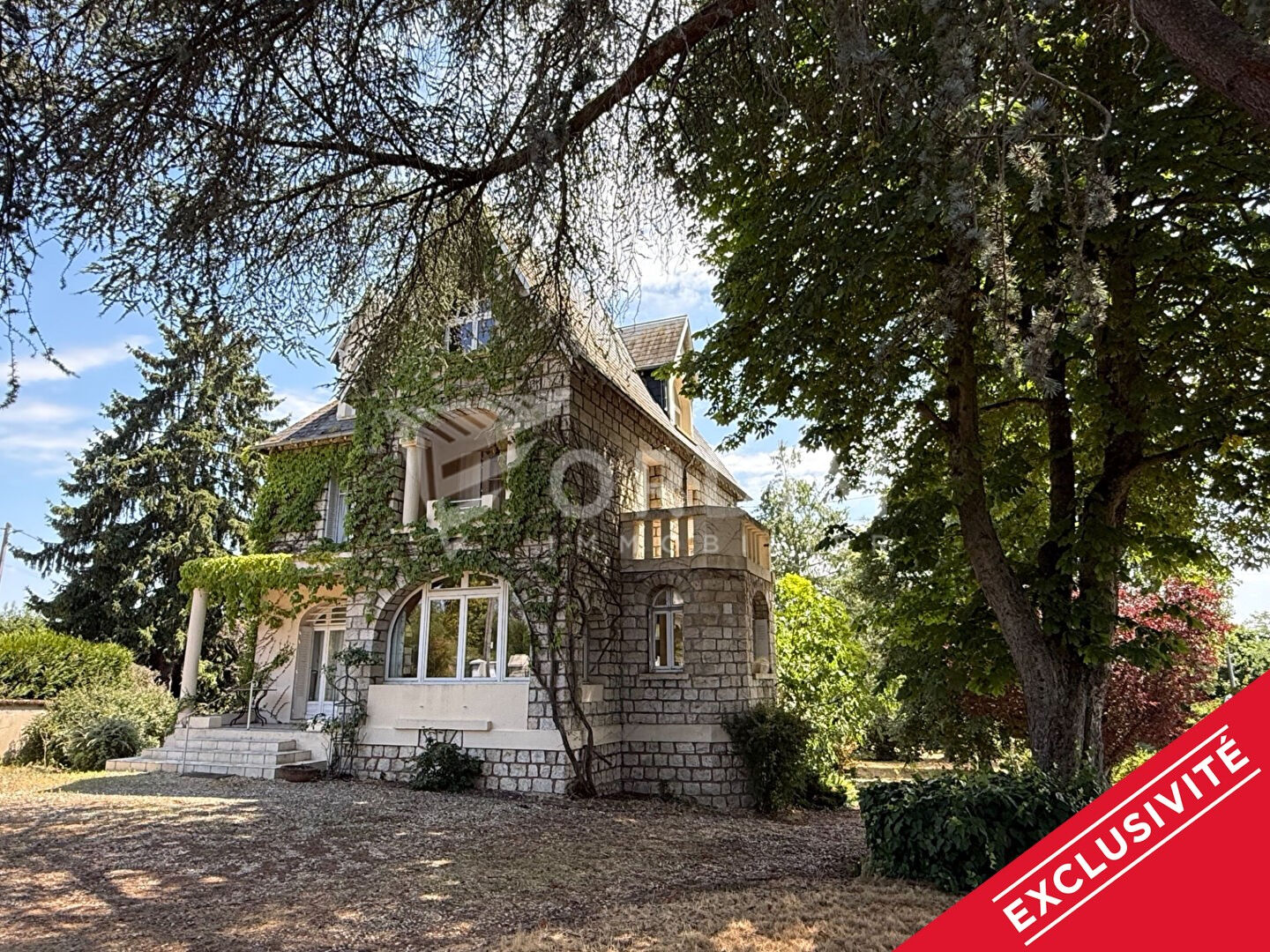 Popriété de Charme 1936 à  Bonny sur Loire avec Parc Centenaire