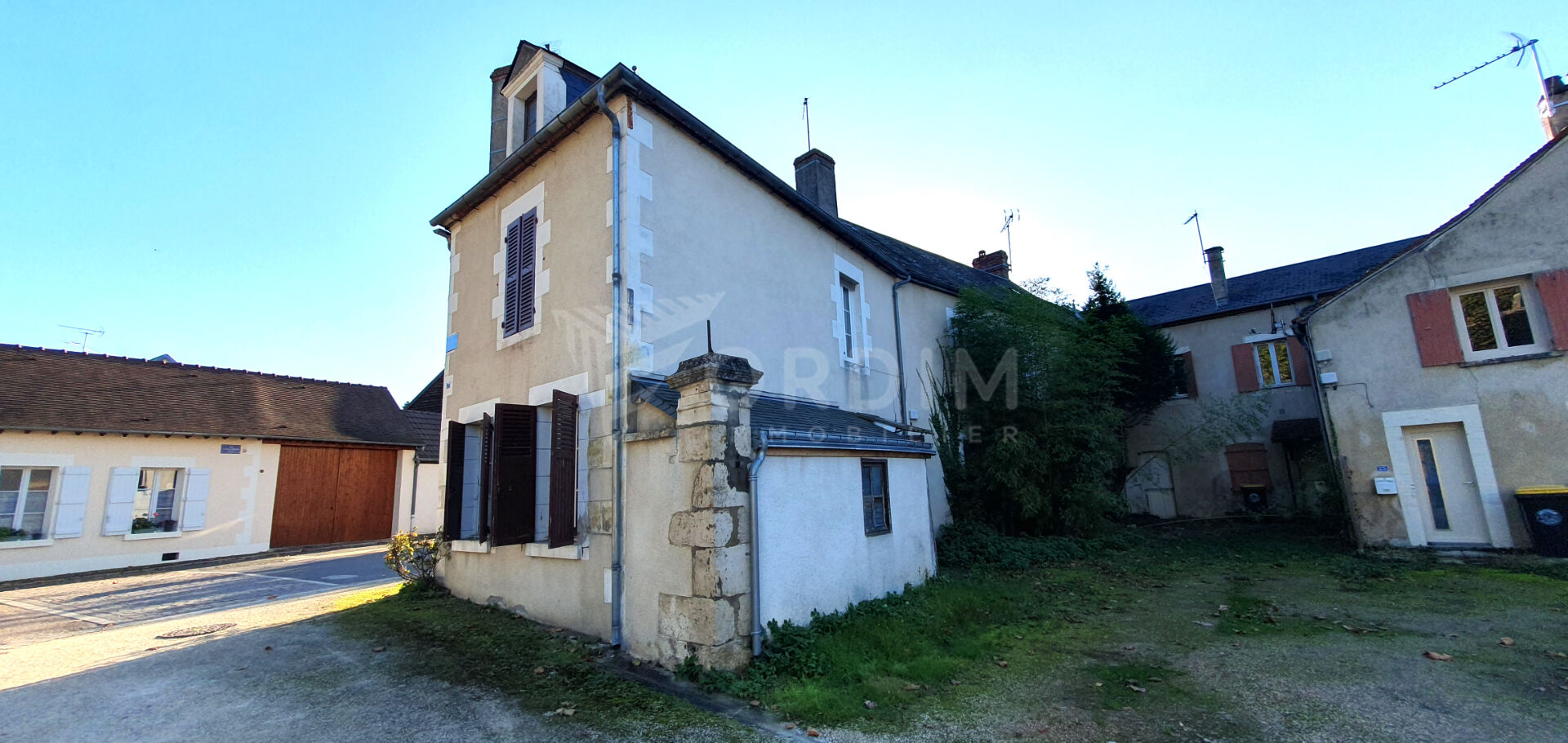 Photo Léré  (18240)  Maison avec deux  appartements - 5 pièces - 3 chambres - Terrain 245 m². image 2/6