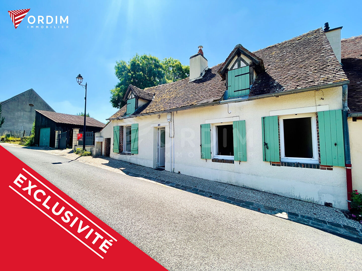 Photo **Opportunité à Saisir : Maison avec Grange et Jardin à Saint-Fargeau** image 1/6
