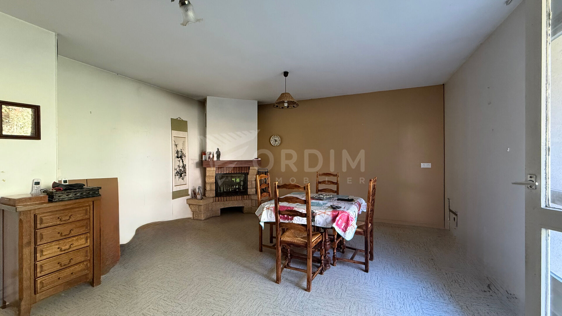 Photo Pavillon de plain-pied 102 m²  4 chambres  garage double  terrain arboré image 6/6