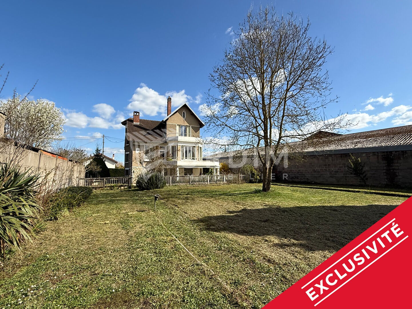 BORD DE LOIRE - Maison de 4 chambres - 138 m² habitables - Terrain de 2736 m²