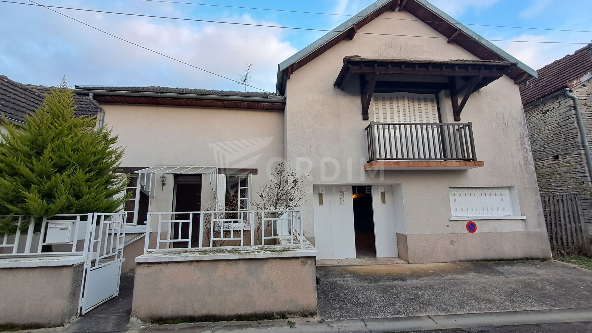 Photo Maison Cruzy Le Chatel 3 pièce(s) image 1/6