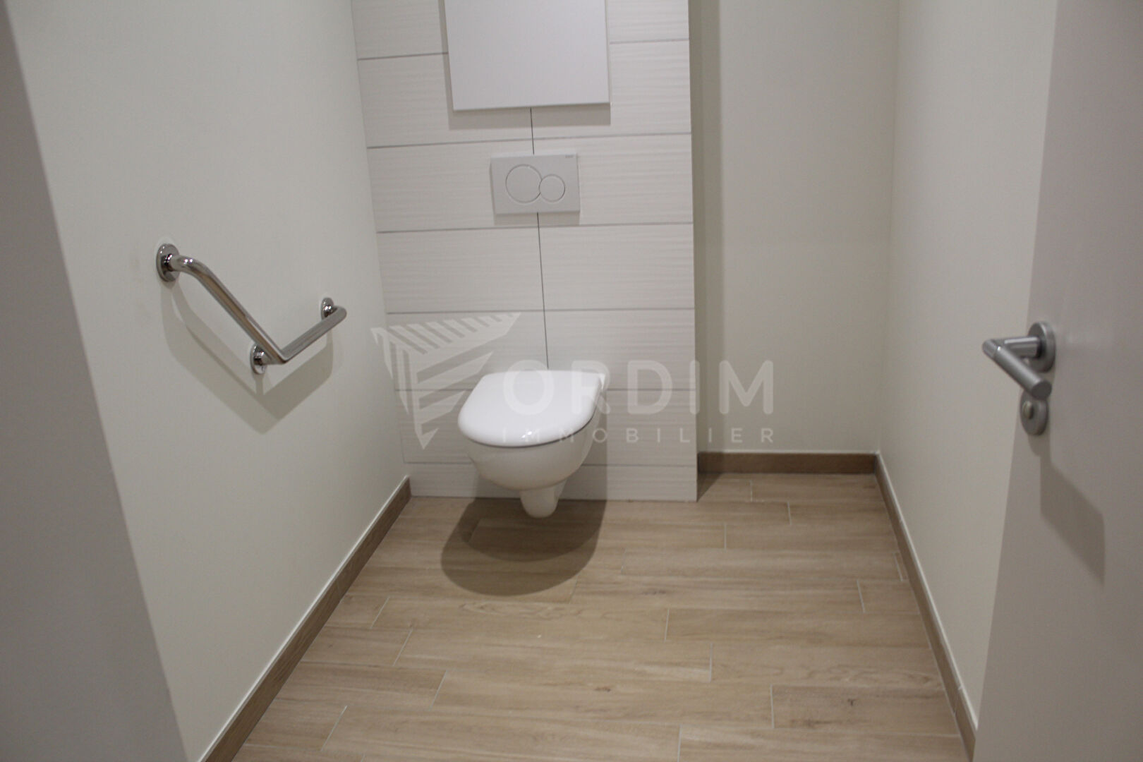 Photo CARISEY - bel appartement F2 de 82m² aux normes PMR - image 5/6