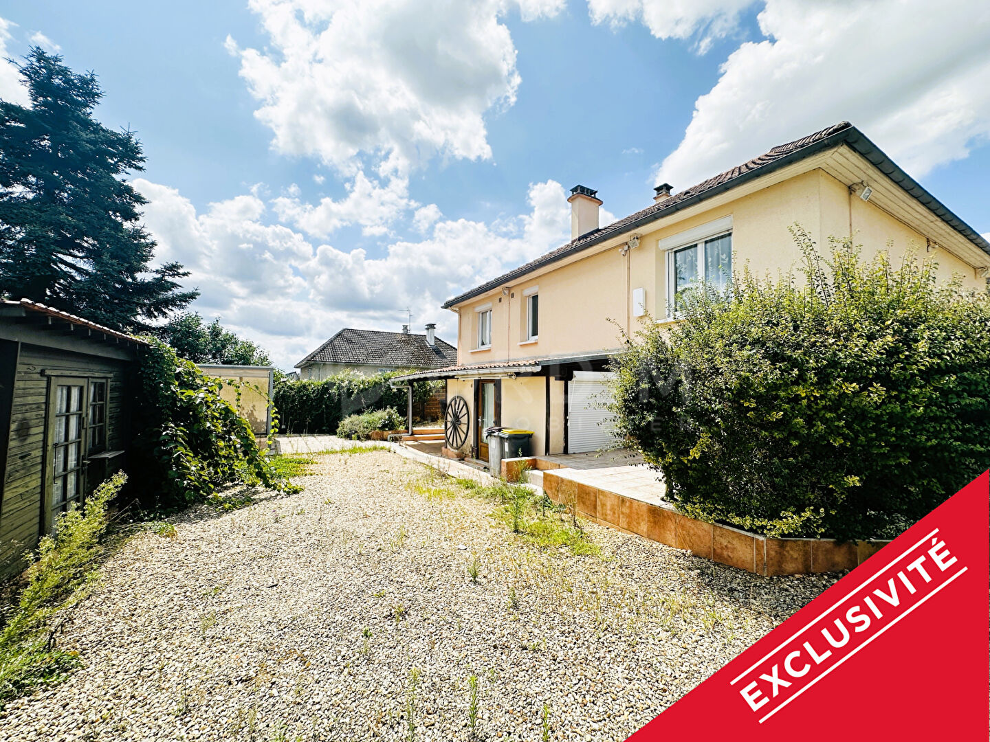 Photo EXCLUSIVITE SAINT JULIEN DU SAULT image 1/6