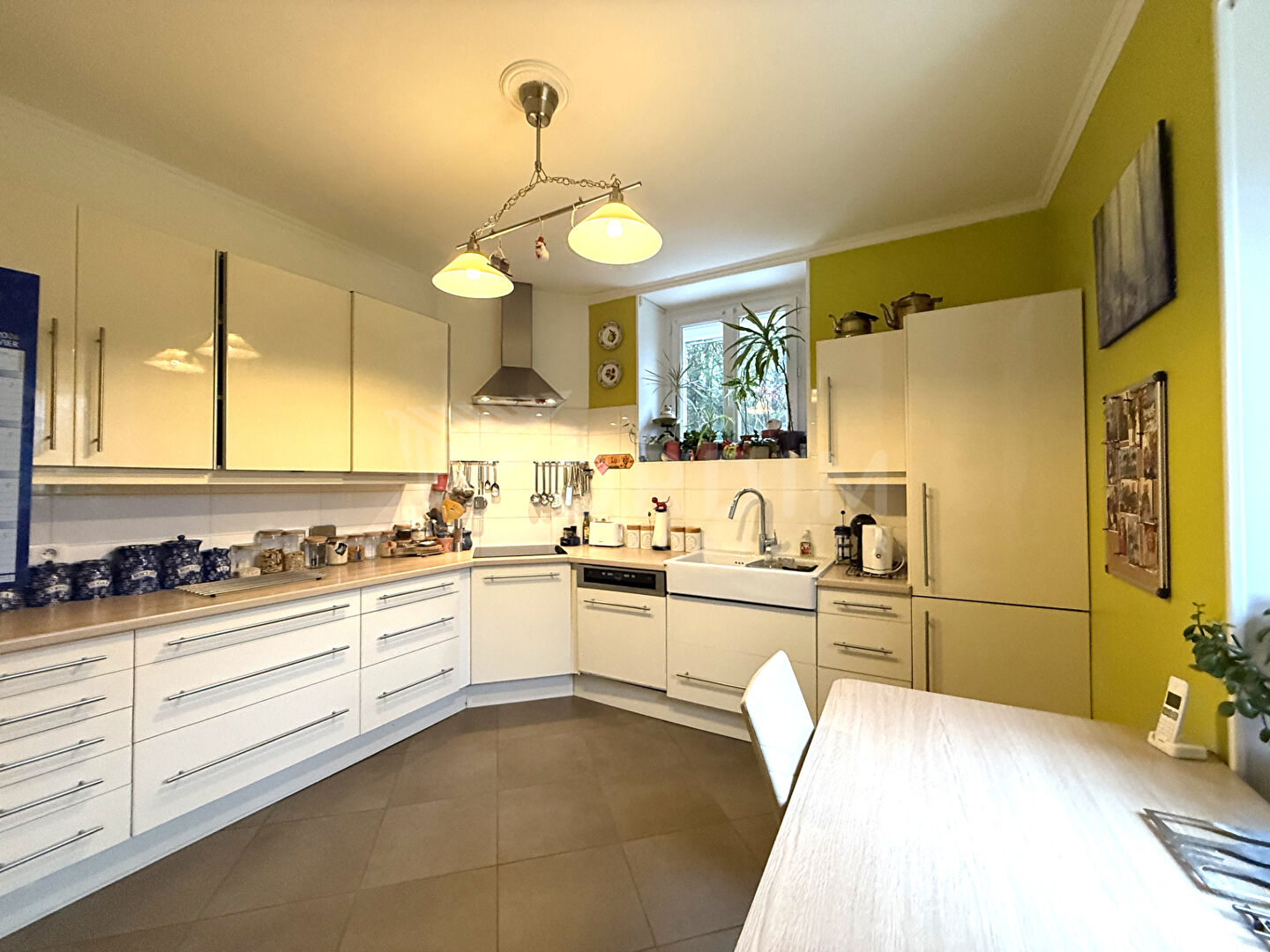 Photo COSNE/LOIRE. Maison de Maître de 228 m² avec pompe à chaleur AIR AIR dans toutes les pièces , 7 chambres, dépendance, sur terrain clos de 1225 m² image 5/6