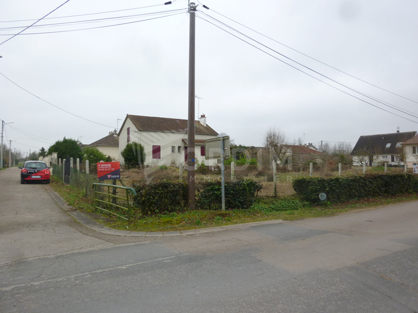 Photo Terrain constructible à CHAMPS SUR YONNE image 3/4