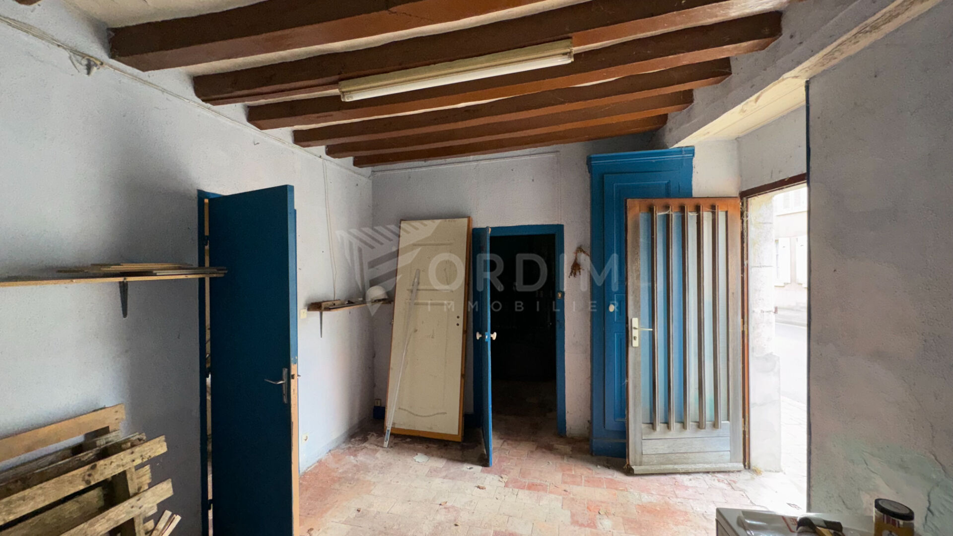 Photo LERE  ensemble immobilier de plus de 362 m²  à restaurer. image 2/6