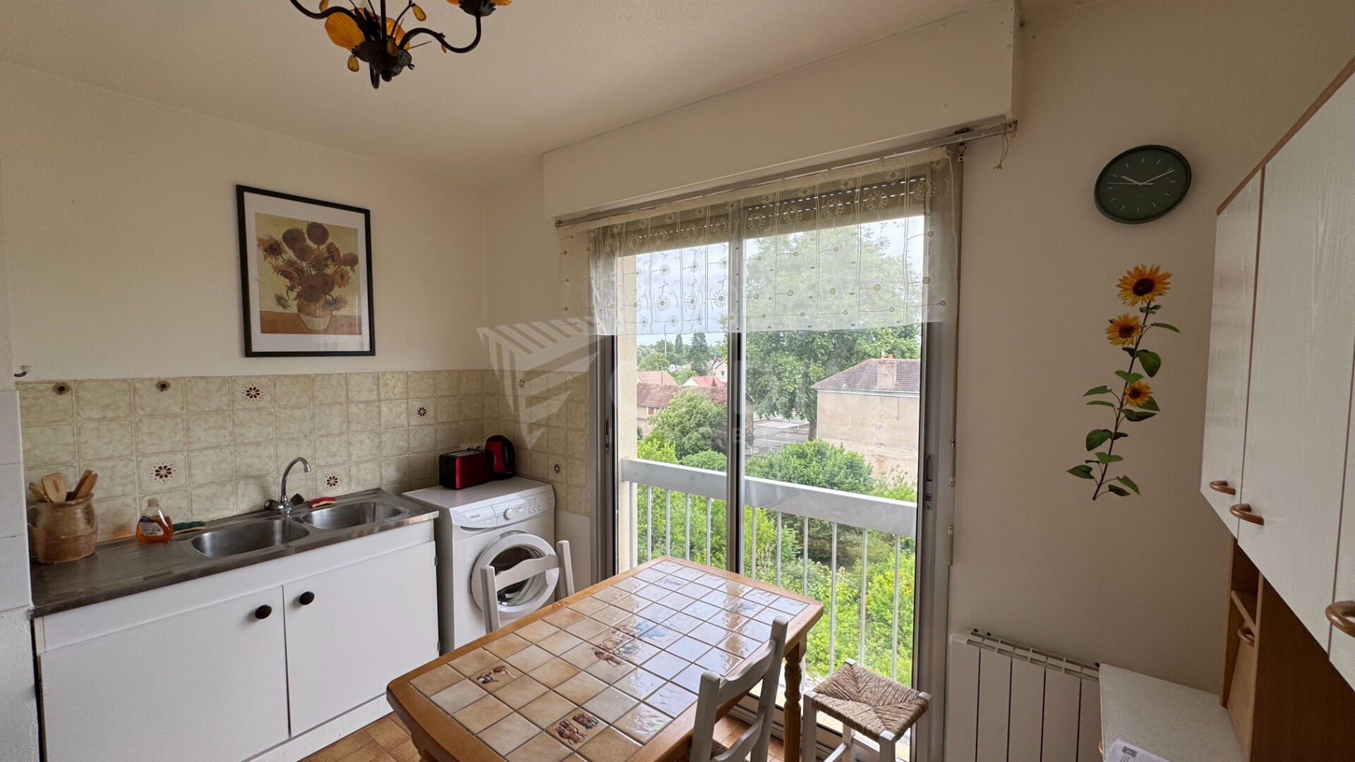 Photo COSNE SUR LOIRE, Bel appartement dans résidence calme et sécurisée. image 2/6
