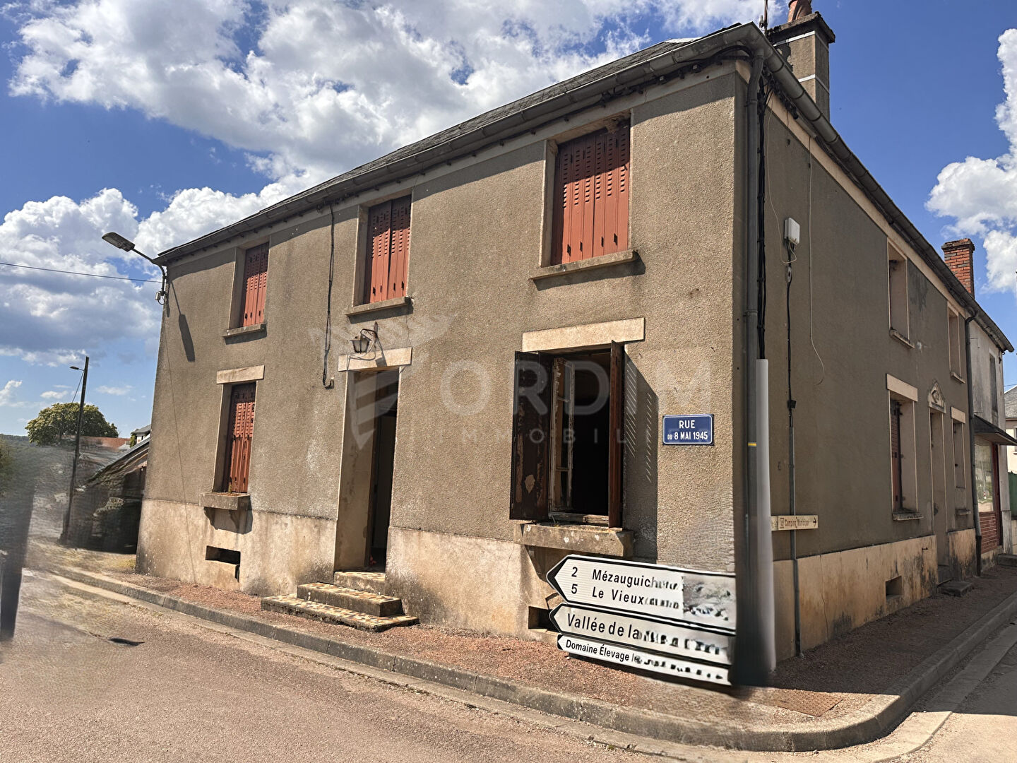 Ensemble immobilier avec dépendance DUN LES PLACES