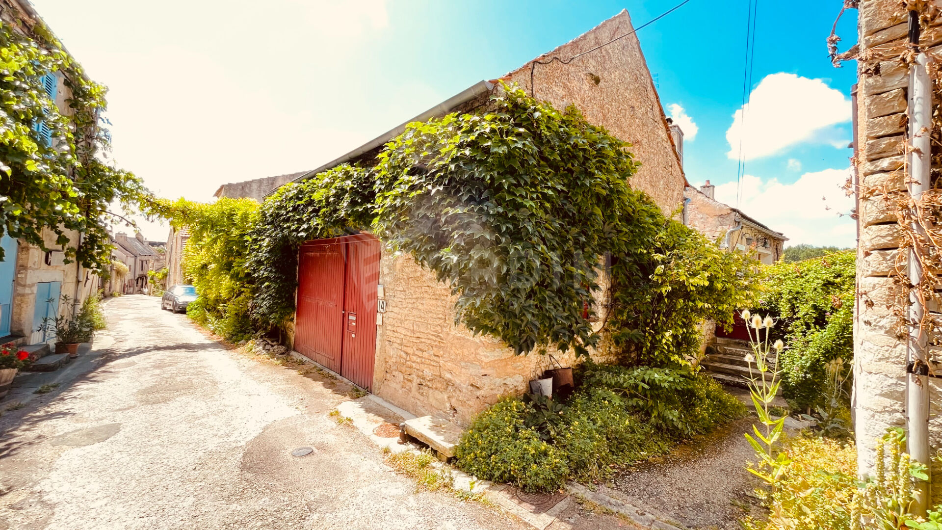 Maison Noyers 4 pièce(s) 157.70 m2