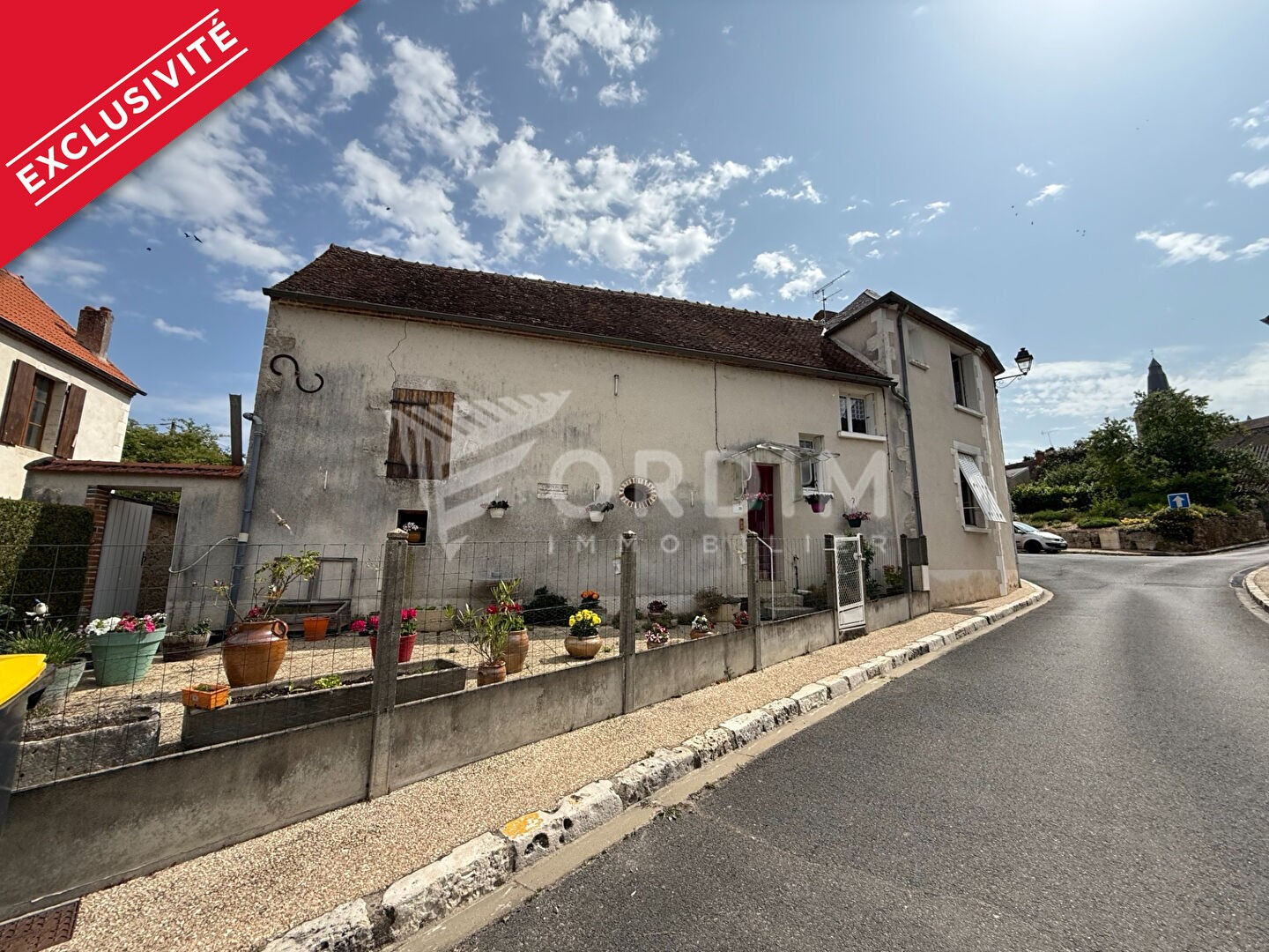 Maison de ville 118 m², commerces à pied, charme et potentiel