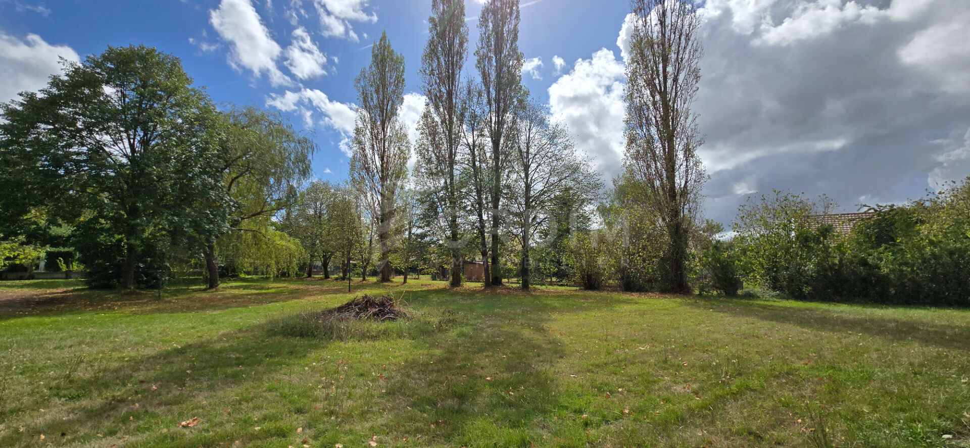 Terrain Léré 1270m²