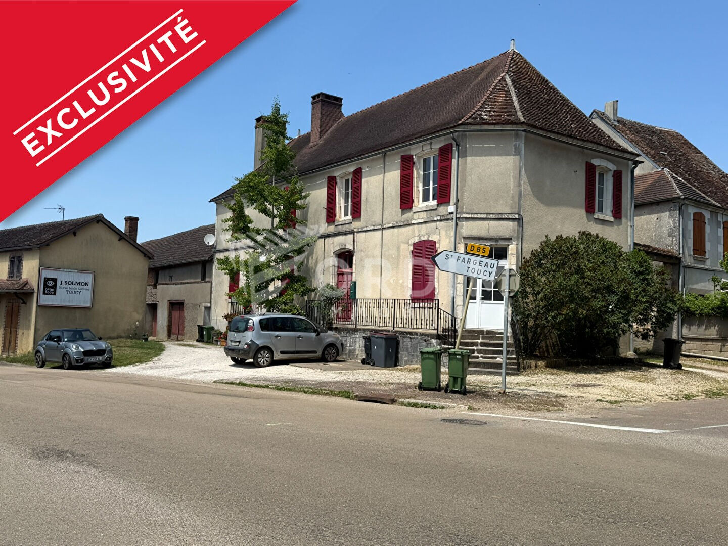 Photo Immeuble de rapport - SAINT SAUVEUR EN PUISAYE image 1/6