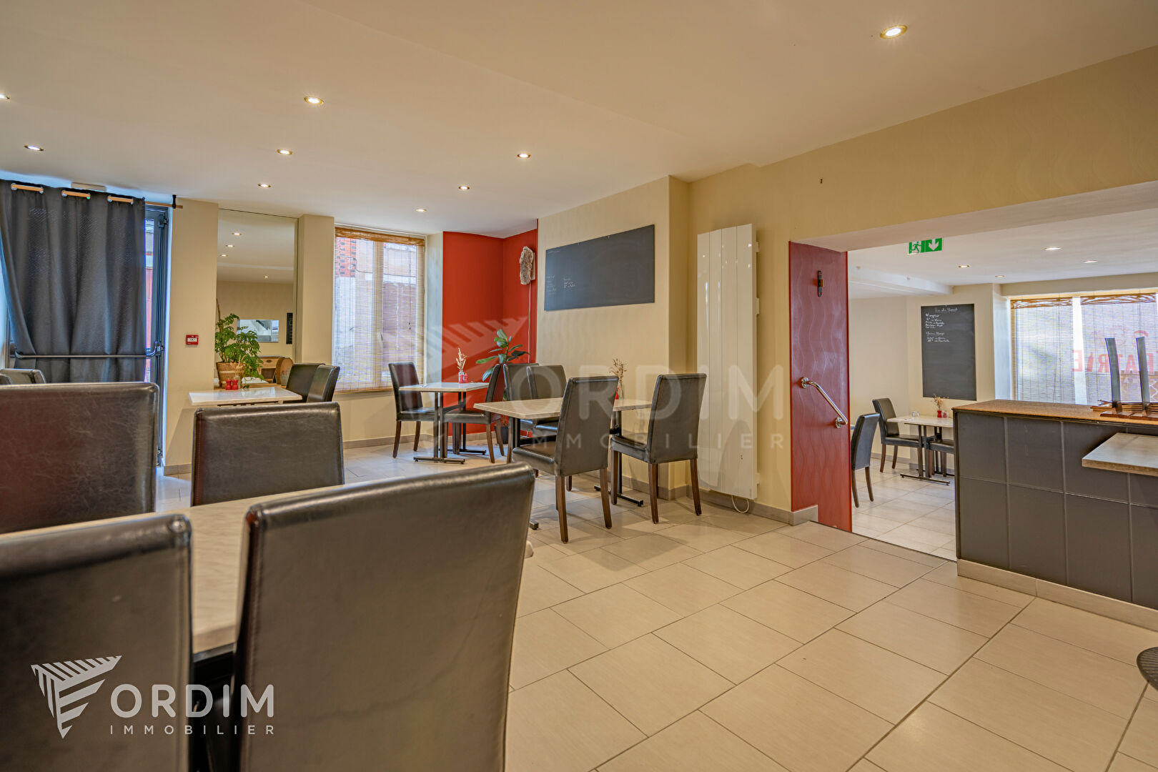 Photo Murs Commerciaux Restaurant avec Dépendances - Centre de Saint-Sauveur-en-Puisaye image 3/6