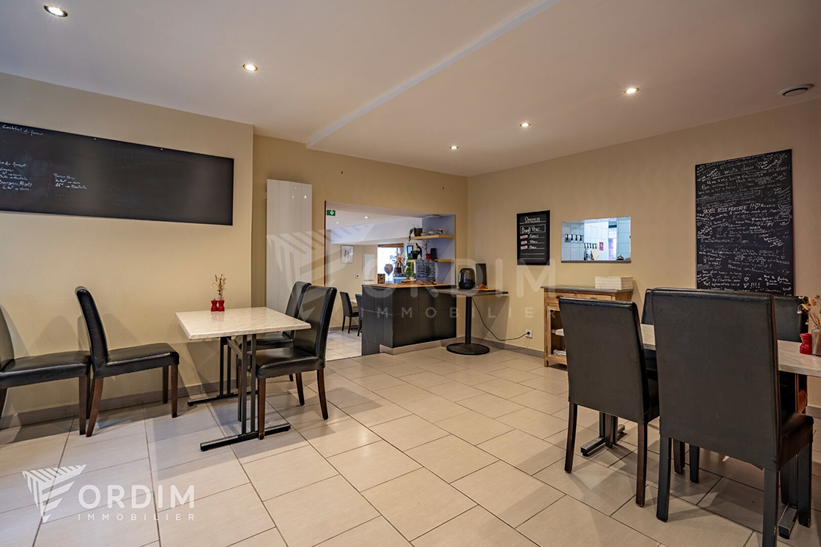 Photo Murs Commerciaux Restaurant avec Dépendances - Centre de Saint-Sauveur-en-Puisaye image 4/6