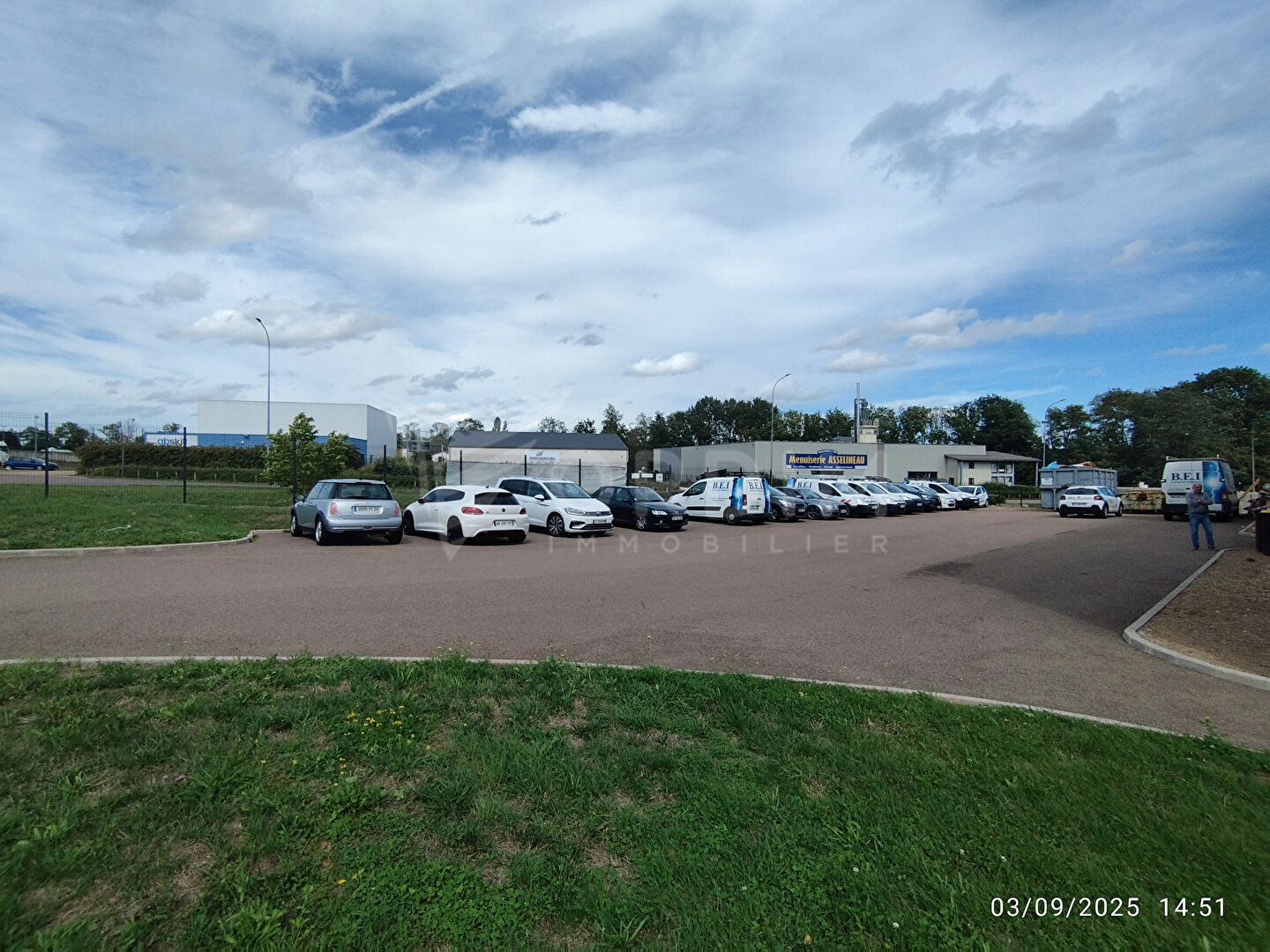 Photo AUXERRE NORD - PROCHE SORTIE AUTOROUTE A6 NORD - BATIMENT COMMERCIAL OU D'ACTIVITE image 3/6