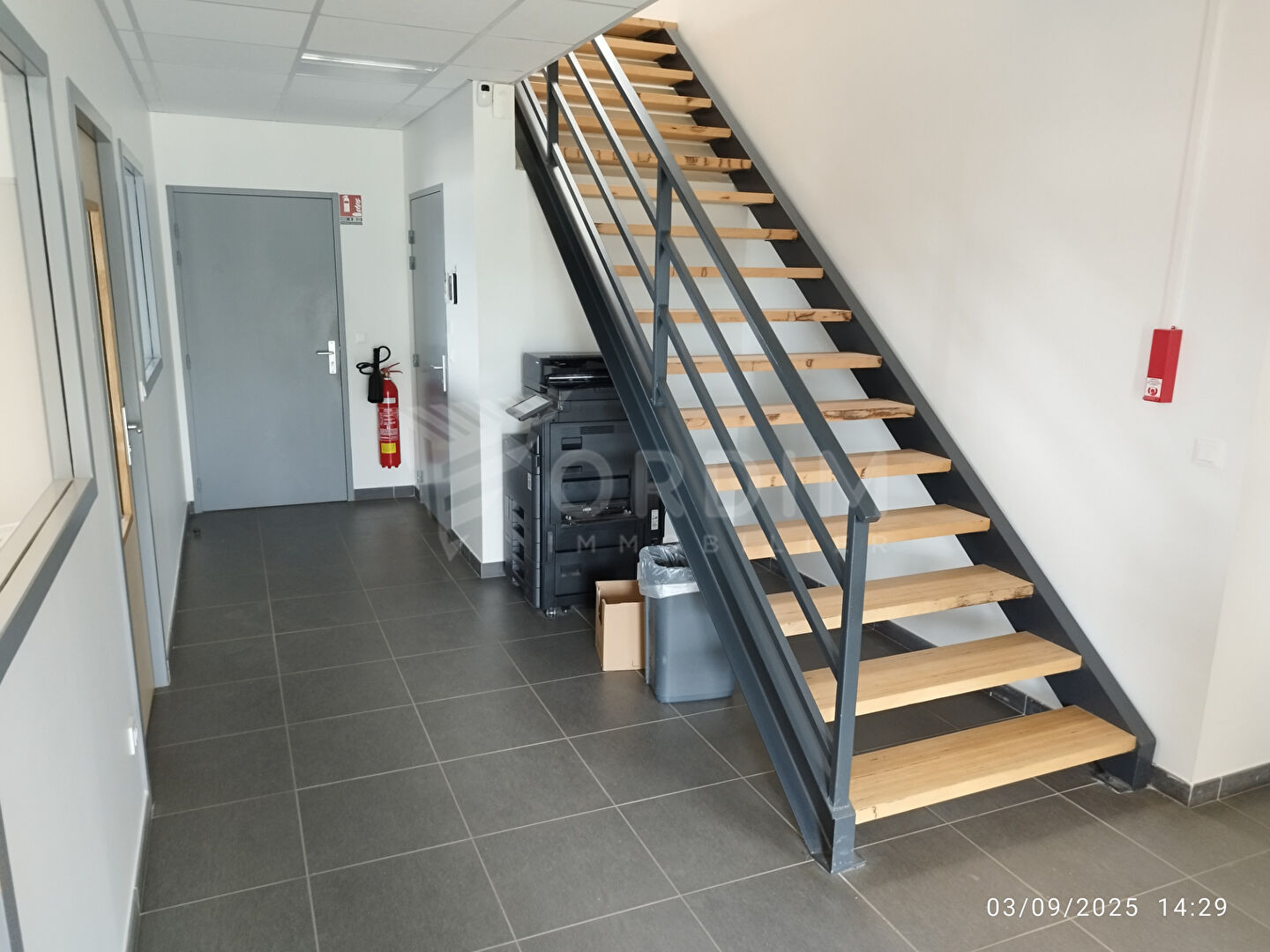 Photo AUXERRE NORD - PROCHE SORTIE AUTOROUTE A6 NORD - BATIMENT COMMERCIAL OU D'ACTIVITE image 4/6