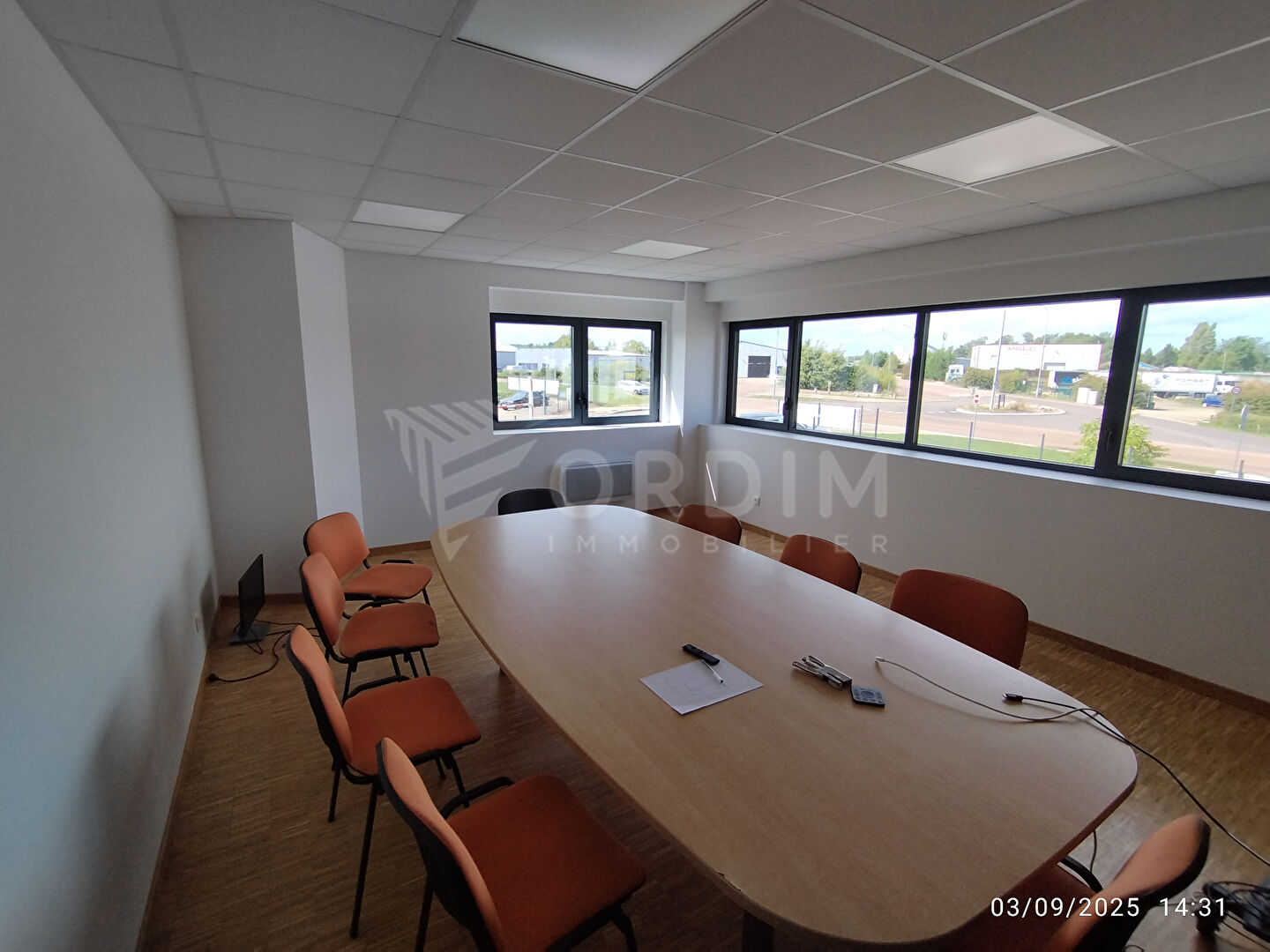 Photo AUXERRE NORD - PROCHE SORTIE AUTOROUTE A6 NORD - BATIMENT COMMERCIAL OU D'ACTIVITE image 5/6