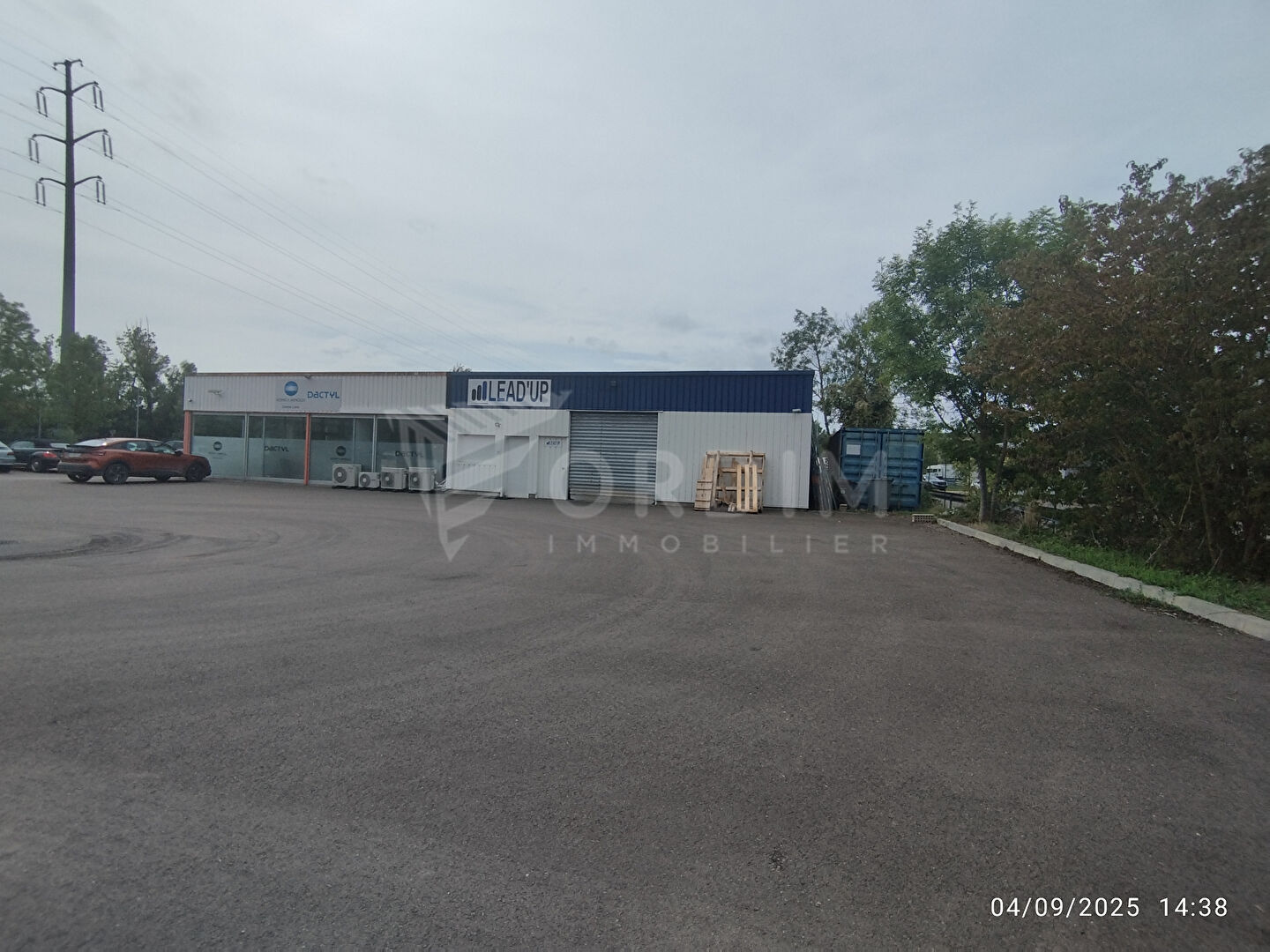 AUXERRE - PROCHE N6 - LOCAL DE 174M² AVEC PARKING