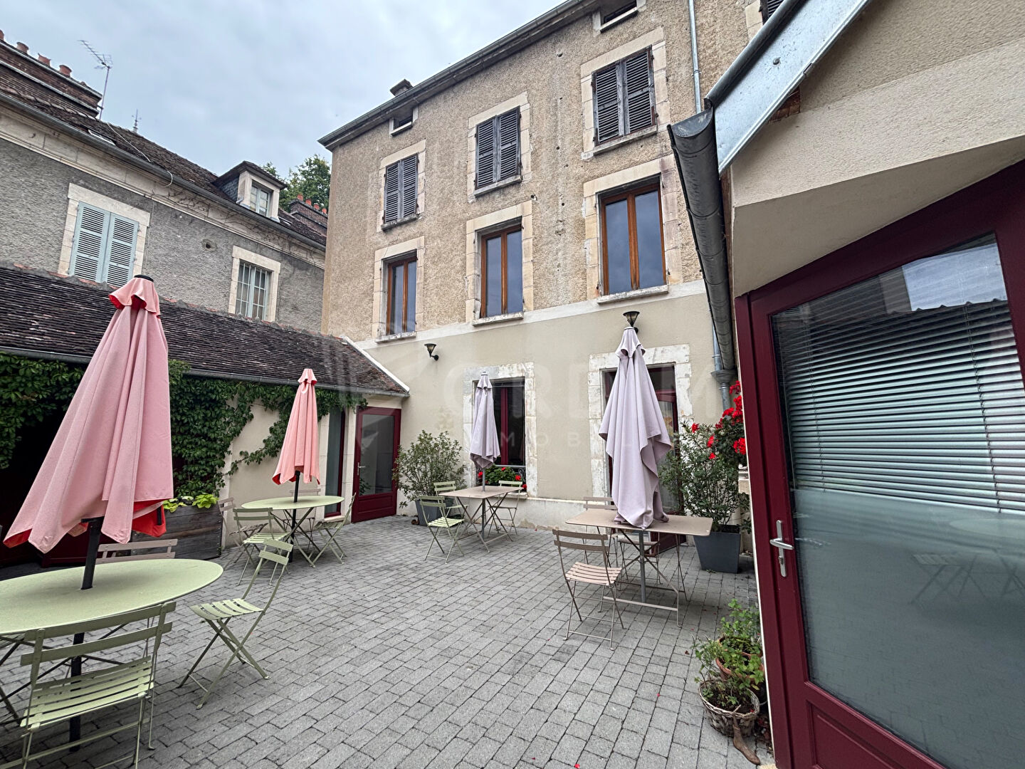 Photo Ensemble immobilier Tonnerre image 1/6