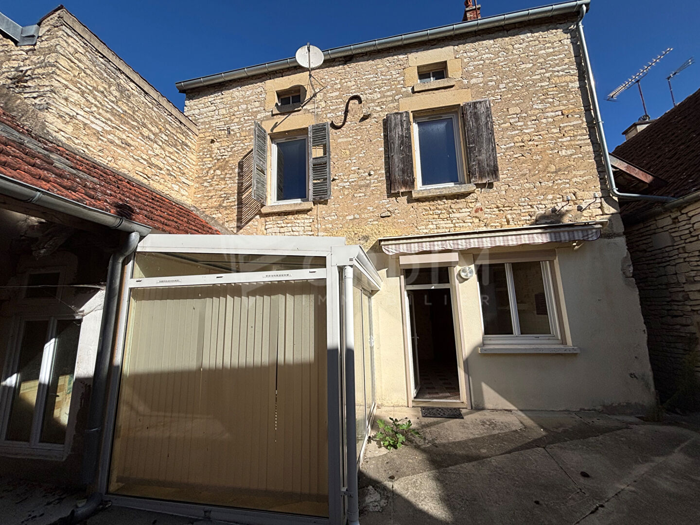 Photo Maison de ville à Ancy Le Franc image 1/6