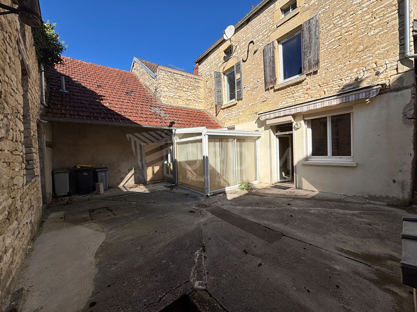 Photo Maison de ville à Ancy Le Franc image 2/6