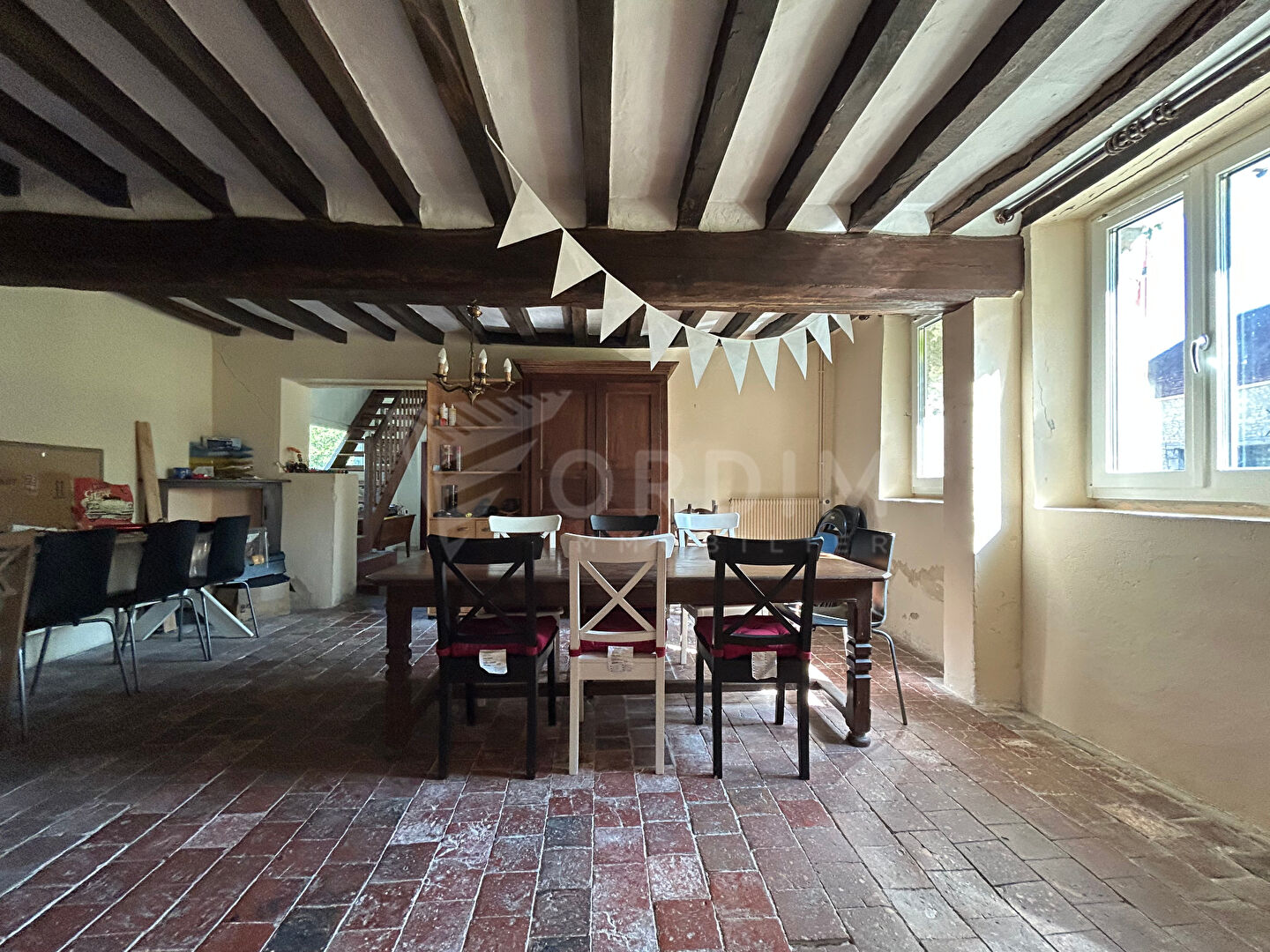 Photo LINDRY - Ancien corps de ferme 7 pièces - dépendances et maison annexe image 3/6