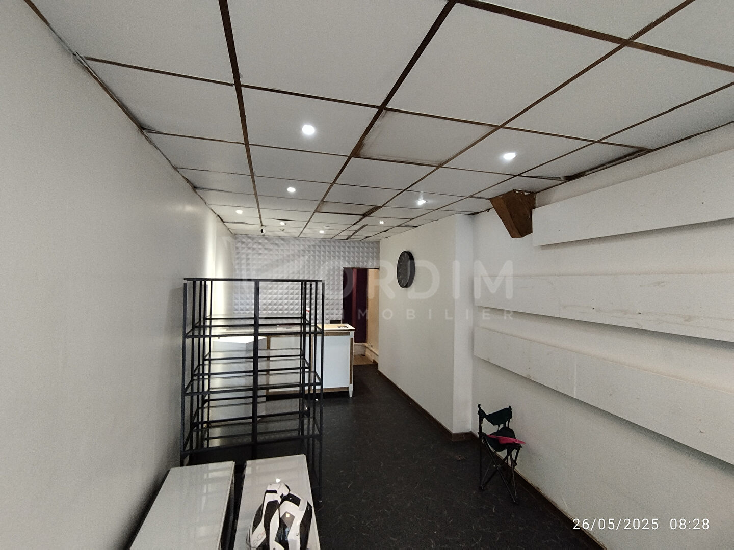 Photo AUXERRE - 6 RUE DU TEMPLE - LOCAL DE 33M² EN FACE DU MONOPRIX image 4/6