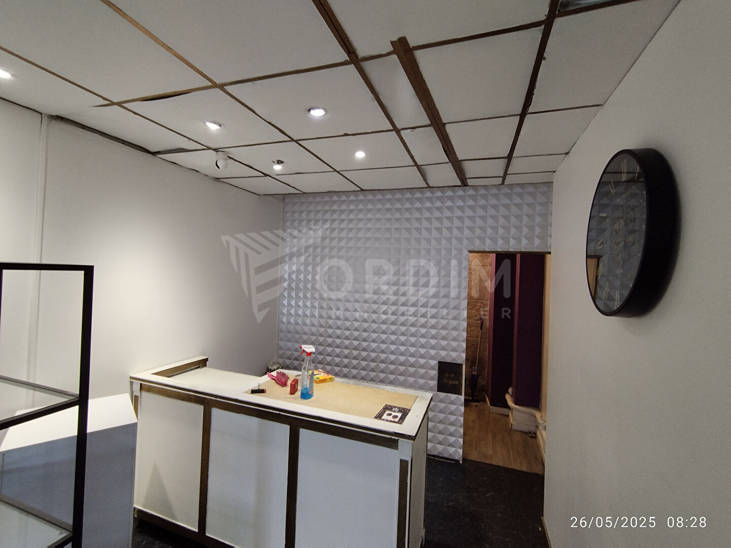 Photo AUXERRE - 6 RUE DU TEMPLE - LOCAL DE 33M² EN FACE DU MONOPRIX image 5/6