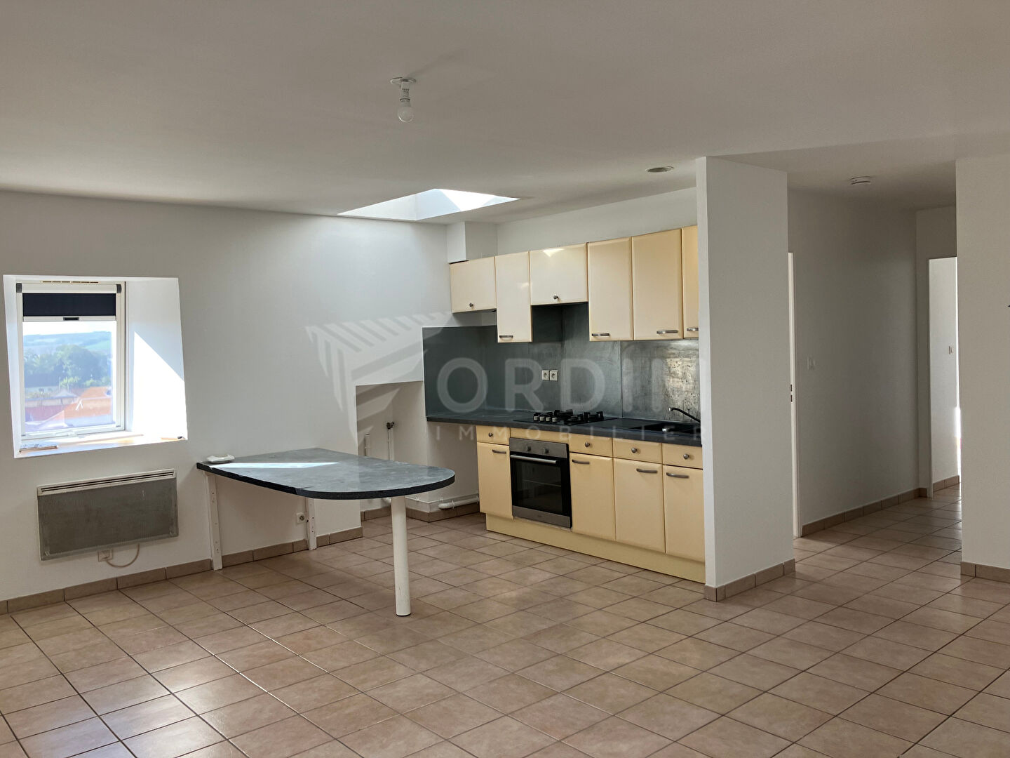 Photo AUXERRE, proche gare, commerces, appartement F3 image 1/6