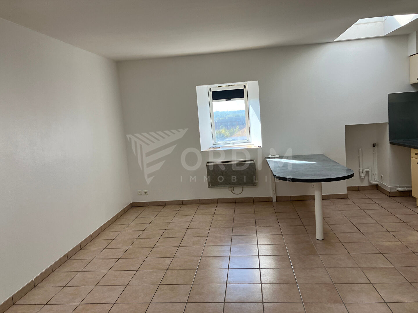 Photo AUXERRE, proche gare, commerces, appartement F3 image 2/6