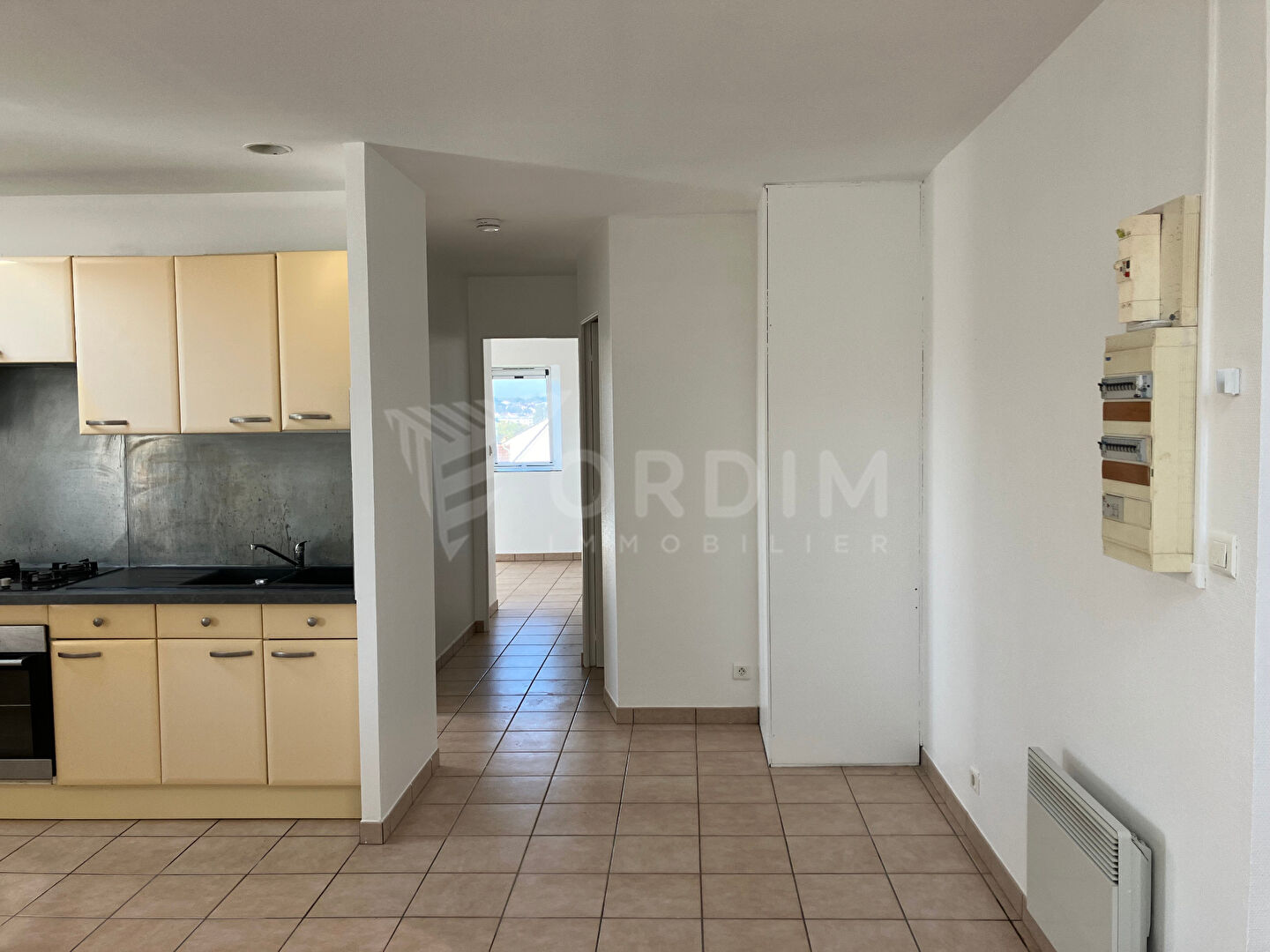 Photo AUXERRE, proche gare, commerces, appartement F3 image 3/6