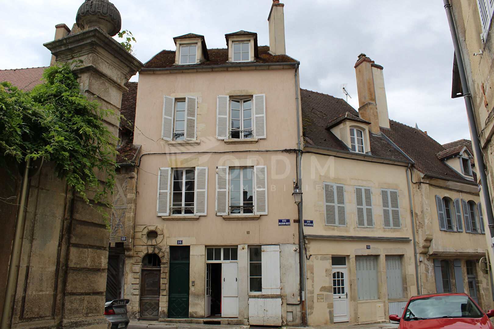 Immeuble de rapport 4 lots Avallon  188 m2