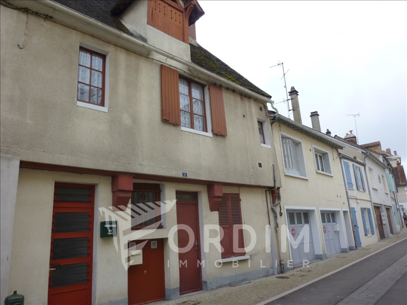 IMMEUBLE DE RAPPORT AUXERRE - 3 lots-2 Garages 154 m²