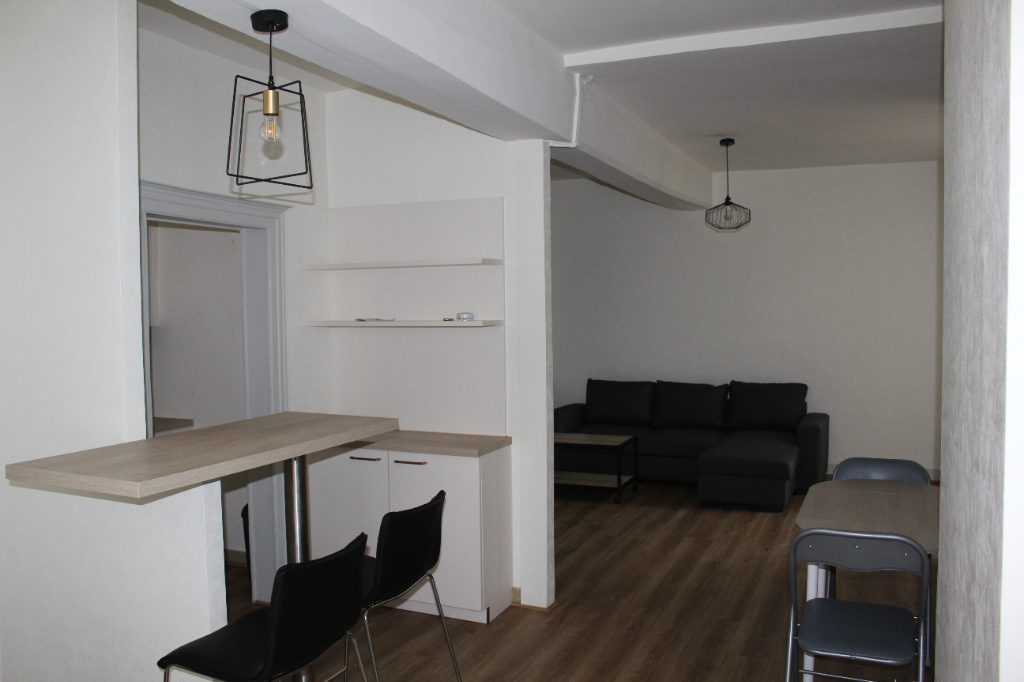 Photo IMMEUBLE DE RAPPORT AUXERRE - 3 lots-2 Garages 154 m² image 2/6