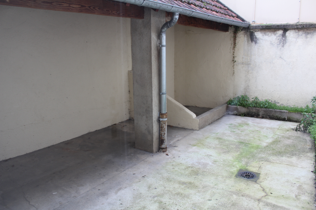 Photo IMMEUBLE DE RAPPORT AUXERRE - 3 lots-2 Garages 154 m² image 5/6