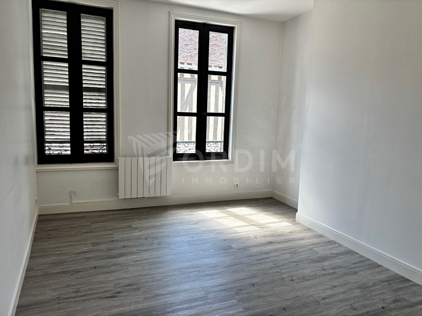 Auxerre, Hypercentre jolie F2 de 36.83 m2