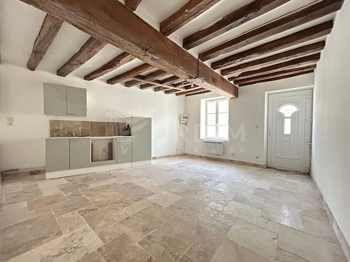 Photo TOUCY , joli appatement F1 de plain-pied image 2/4